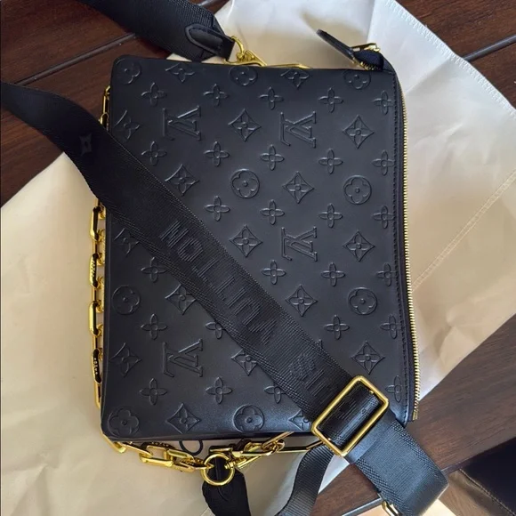 Black Crossbody Bag with Gold Chain + wallet - Picture 2 of 10